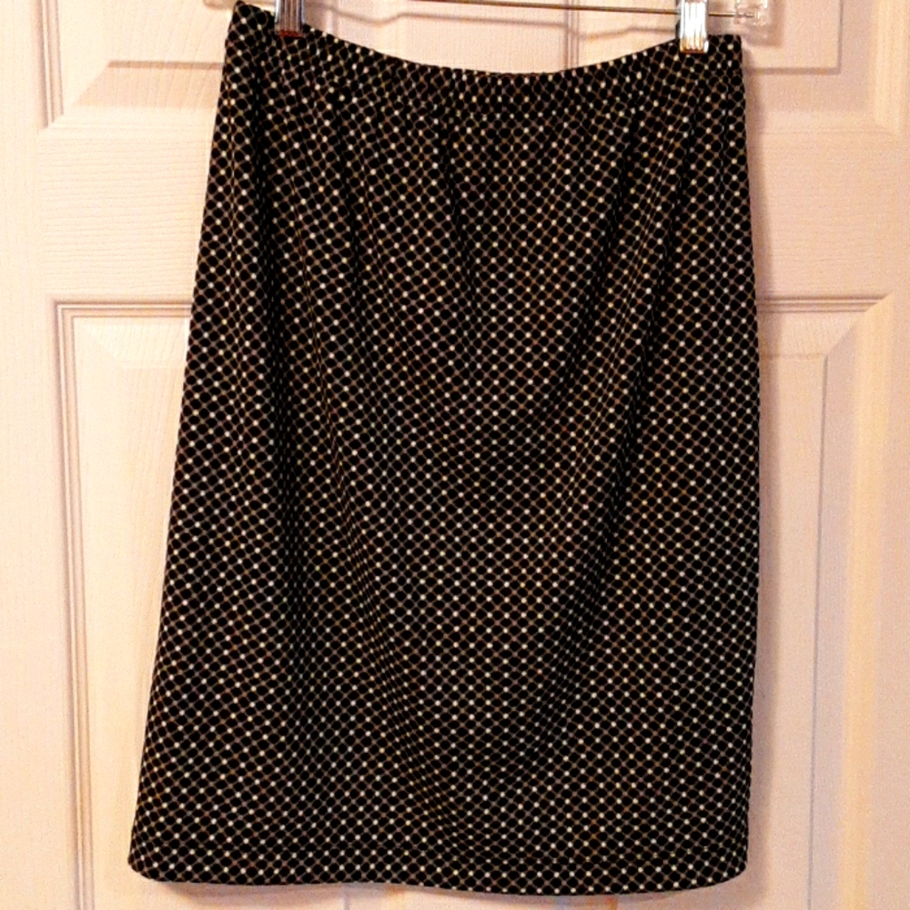 Casual Corner women's skirt.  Size M.  EUC.